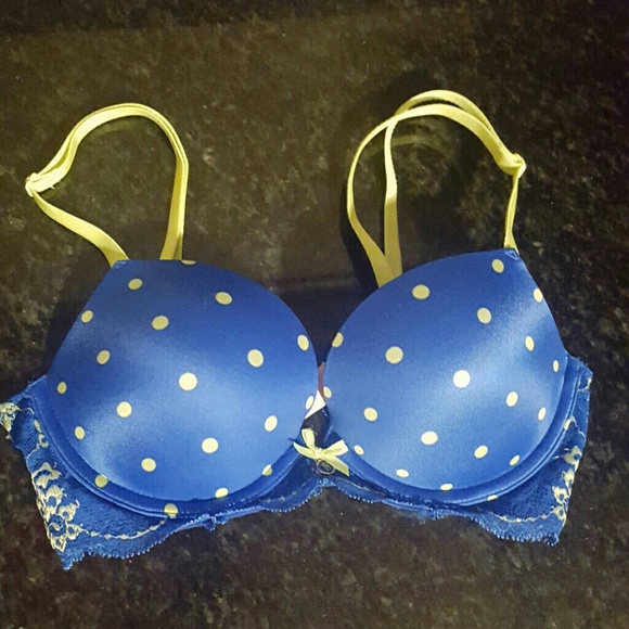 Victoria's Secret Other - 🍒NWOT Victoria Secret Push-up bra