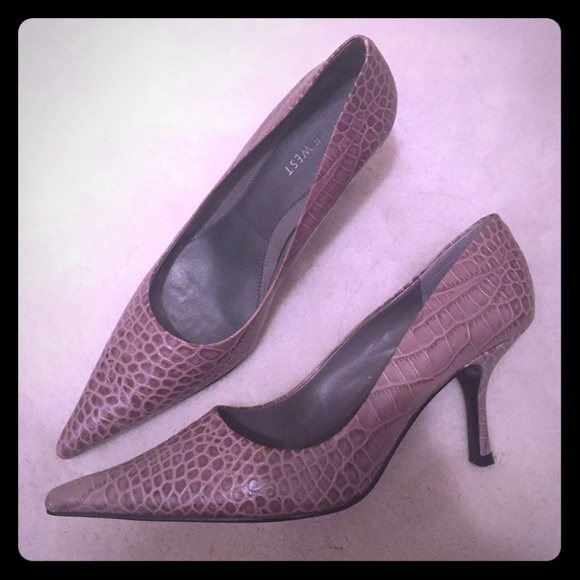 Nine West new snake skin pointed kitten heels