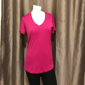 NWOT Under Armour breathable tee