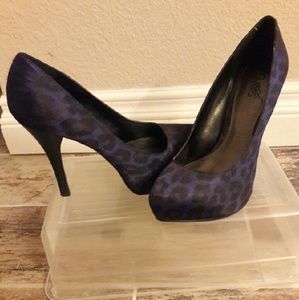 Women blue leopard pattern pumps