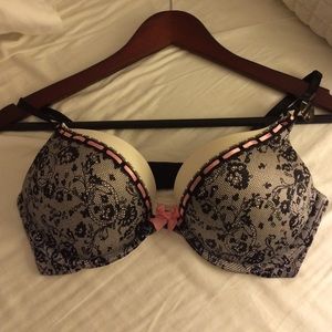 BNWT: Victoria's Secret Bombshell Bra!