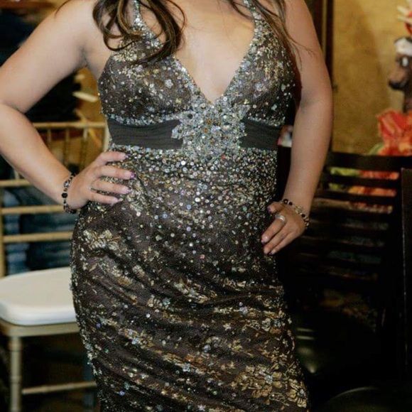 MANDALAY Lace & Sequence Cocktail Dress - Picture 3 of 12