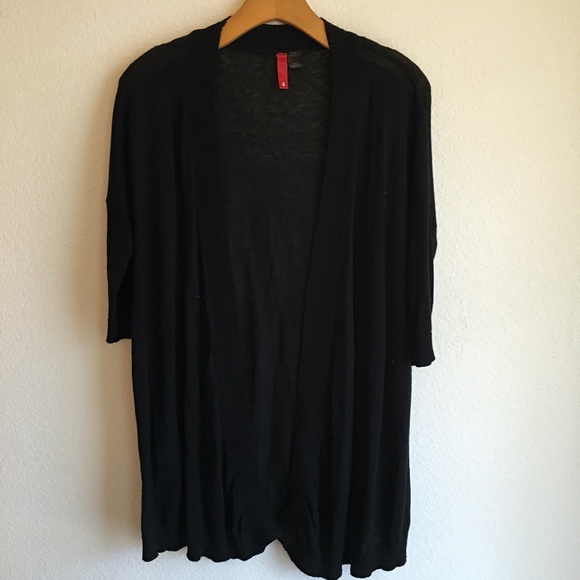 Black Cardigan 🍂🍁 perfect for fall.