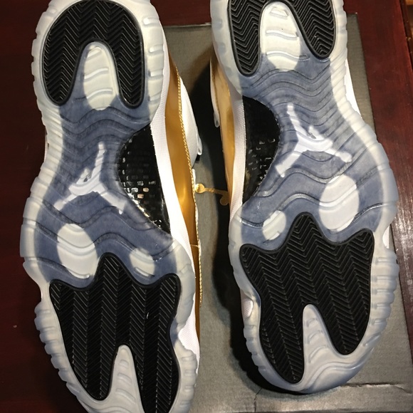 Air Jordan 11 retro Low - Picture 2 of 4