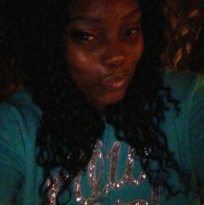 Meet your Posher, Tia