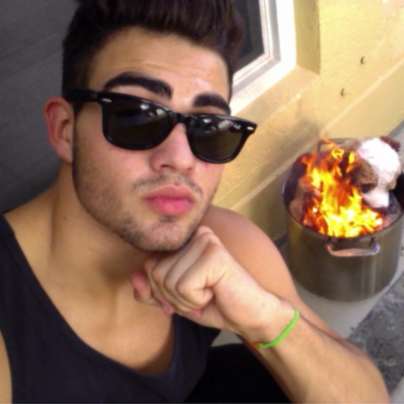 Meet your Posher, Tristen