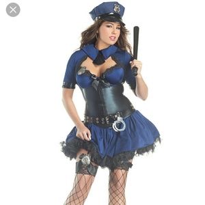 SULTRY OFFICER HALLOWEEN  COSTUME All in one bag‼️