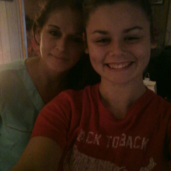 Meet your Posher, Christie - Picture 3 of 3