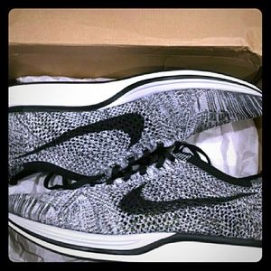 Nike Flyknit Racer (Cookies n Cream