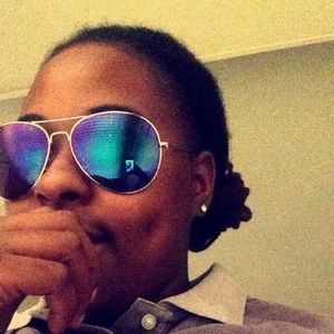 Meet your Posher, Brea