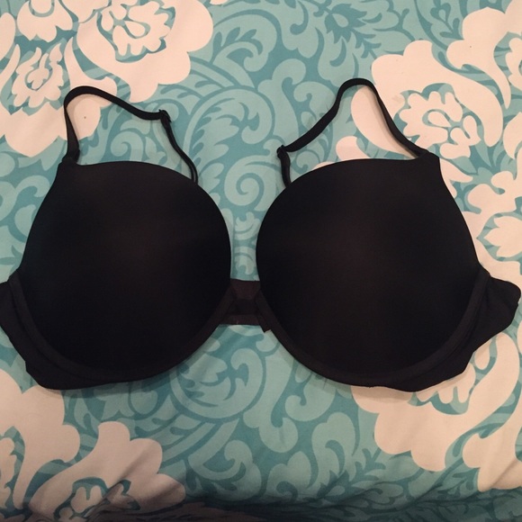 🦄LIKE NEW 🦄Victoria's Secret 💋 push-up bra