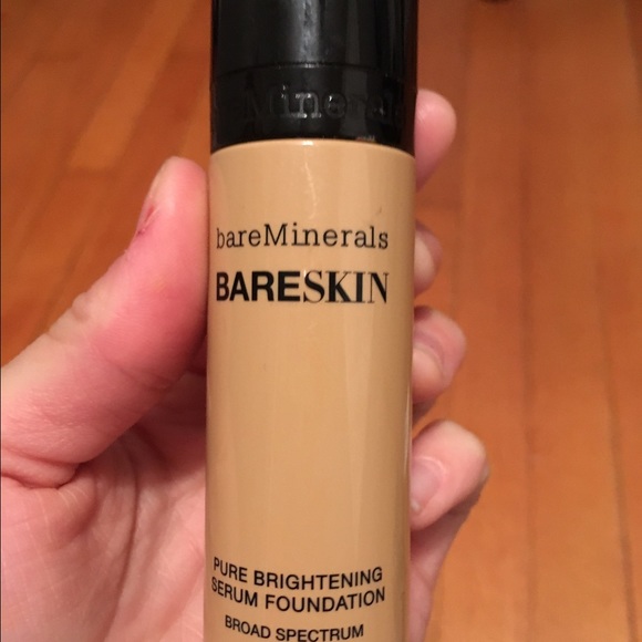 Bare minerals Bareskin foundation
