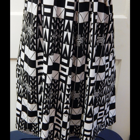 Forever 21 Dresses - Forever 21 Retro Print Black and White Dress Sz S Forever 21 Dresses - Forever 21 Retro Print Black and White Dress Sz S