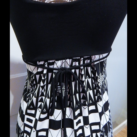 Forever 21 Dresses - Forever 21 Retro Print Black and White Dress Sz S Forever 21 Dresses - Forever 21 Retro Print Black and White Dress Sz S