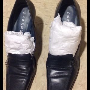 WERNER, Navy blue heels. Size 9