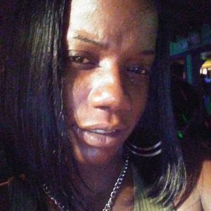 Meet your Posher, Deneice