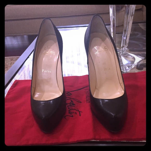 Christian Louboutin Shoes - Authentic Christian Louboutin Ronaldo pumps