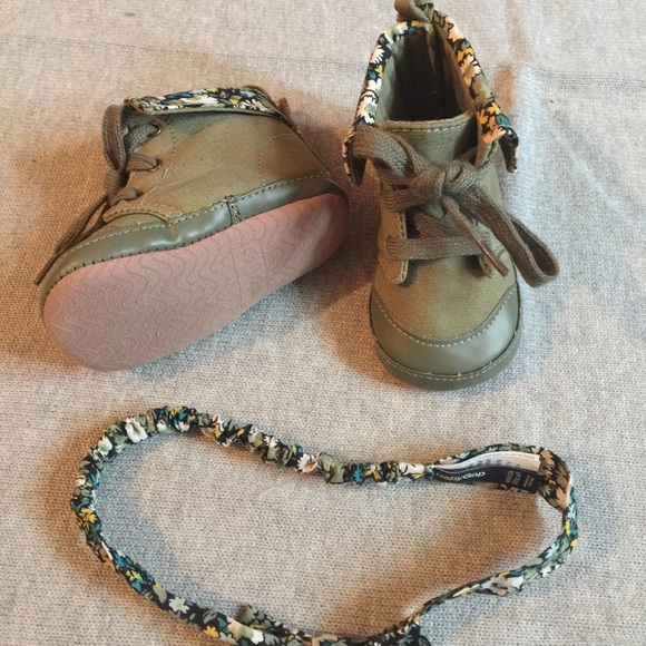 Baby gap booties and head band