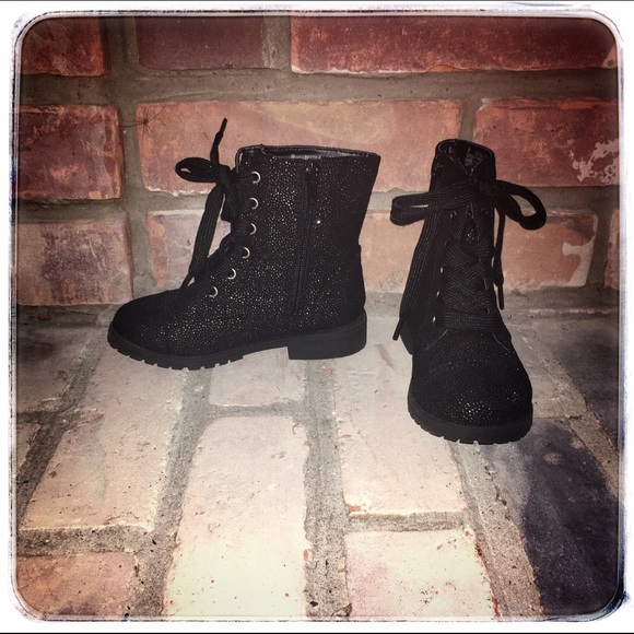 Girls sparkly Cherokee fashion boots size 9
