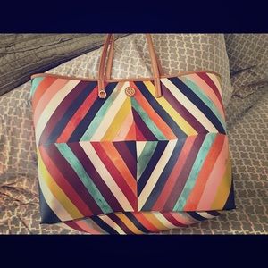 Bright and summery Tory Burch tote