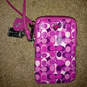 Cute poppy hearts pink wristlet
