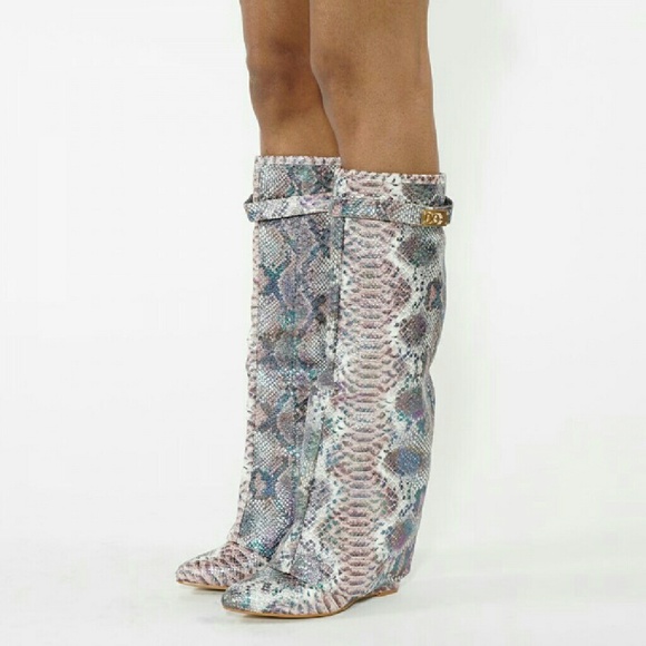 Nevern worn in box ladies side buckle snake print - Picture 3 of 3