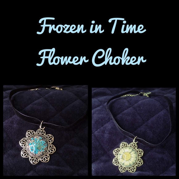 Frozen Flower Velvet Choker