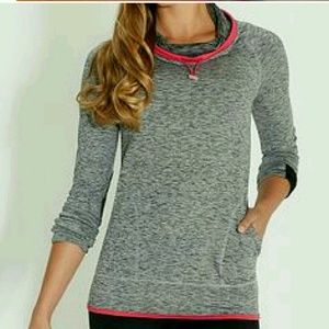 Size 3 Maurices motion active top