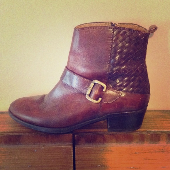 Neiman Marcus Burgandy Sesto Meucci Booties