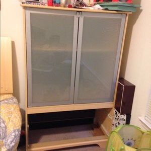 Armoire that goes with 6 piece bedroom set