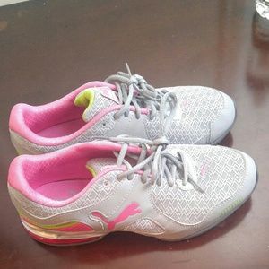 Puma women's tennis shoes