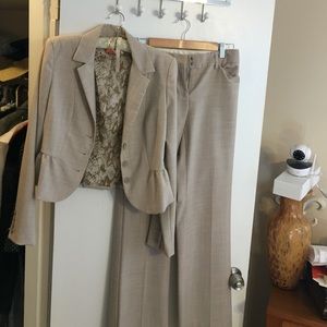 Express Pants suit. Pants and Jacket. Size 4