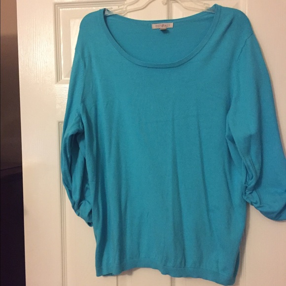 Ruiz and Ali sweater