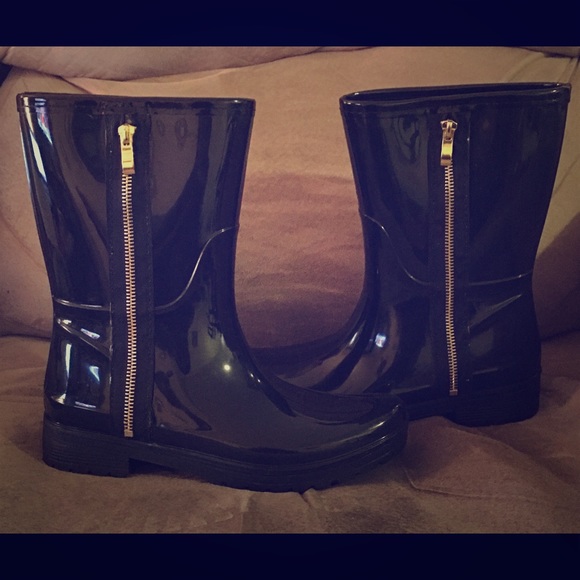 Zip Rain Boots