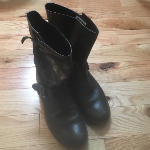 Frye Veronica Short Bootie - Picture 2 of 4