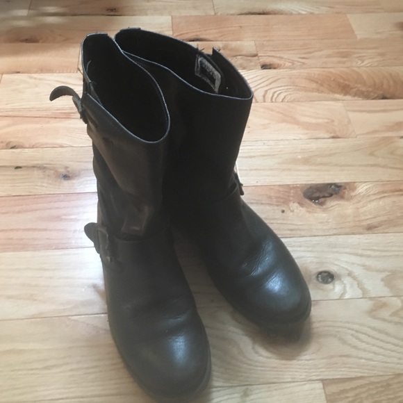 Frye Veronica Short Bootie - Picture 3 of 4