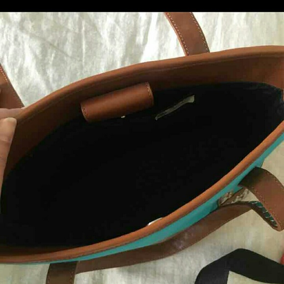 SOLD!!! BCBGMAXAZRIA bucket handbag. - Picture 2 of 4