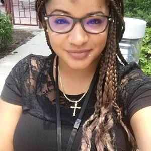 Meet your Posher, Jeannette