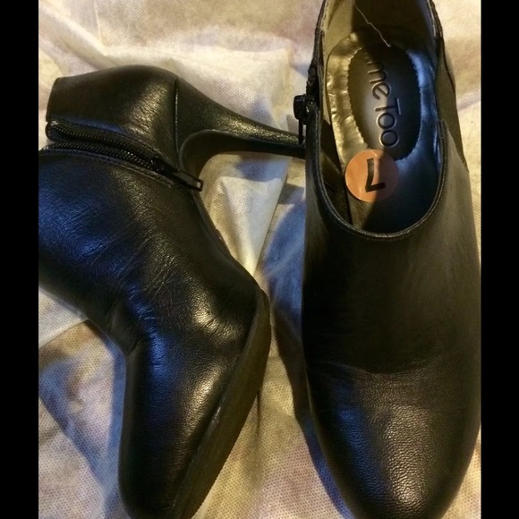 Me Too Black Leather Booties