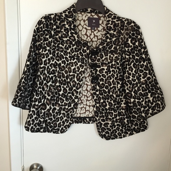 Crop Jacket. Leopard print.