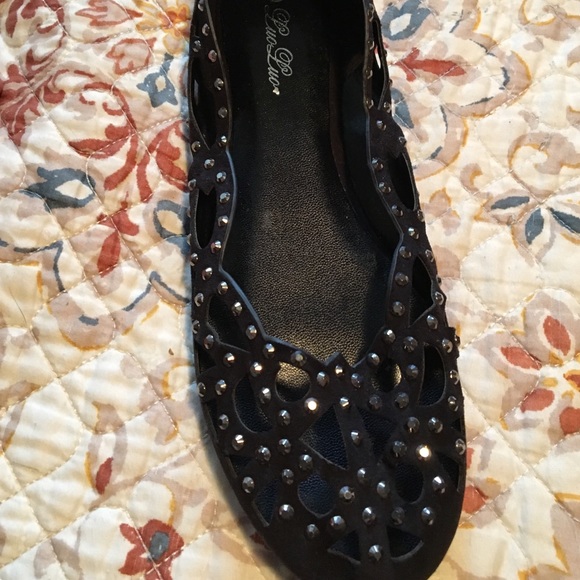 Black flats
