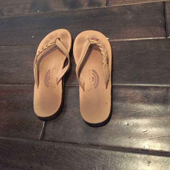 RAINBOW size 7 leather flip flops braided