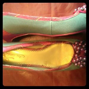 Beautiful kitten heel shoes