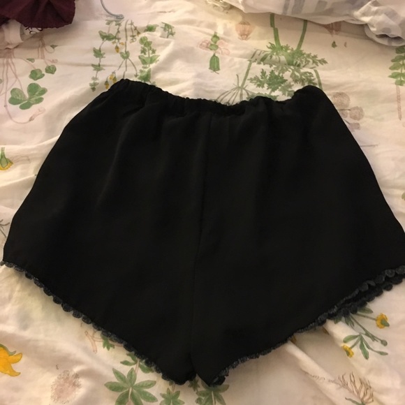Brandy Melville black shorts