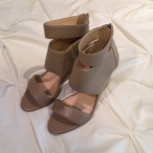 Beige wedge