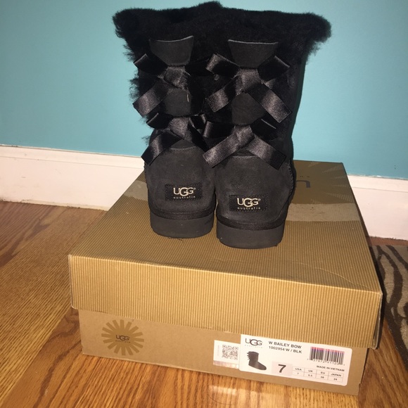 Baily Bow Uggs