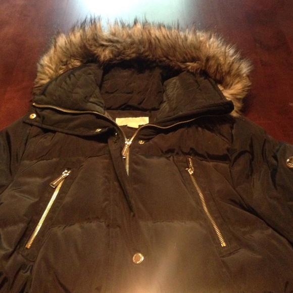 Michael Kors Faux Fur Down Coat- Size L - Picture 3 of 4