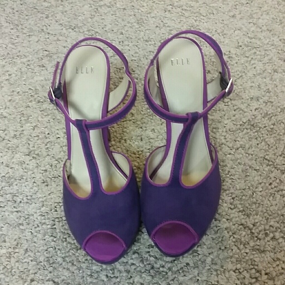 Elle woman's platform heels