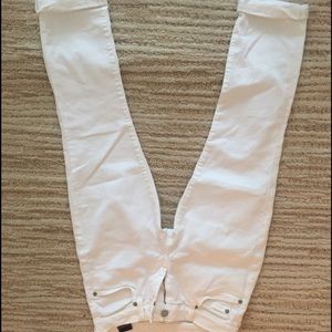 White skinny crop pants by Seven