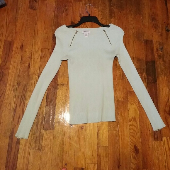 Zipped sweater